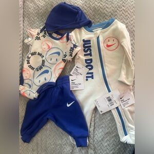 NIKE 5 PIECE SET ( NEWBORN)